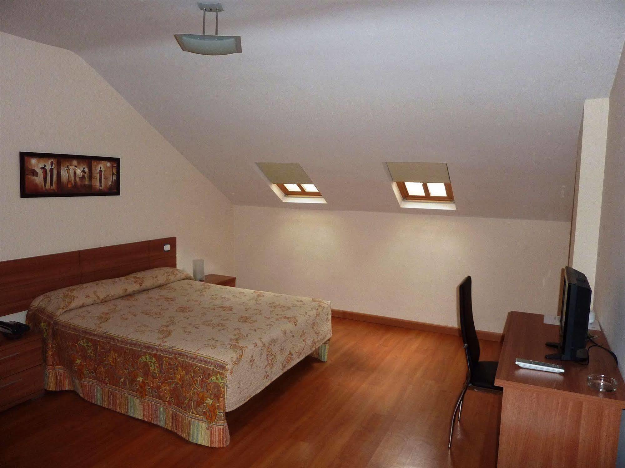 Hostal La Morada La Cistérniga المظهر الخارجي الصورة