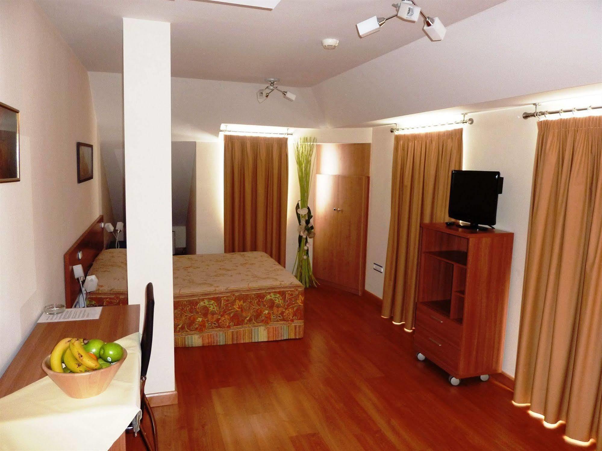 Hostal La Morada La Cistérniga المظهر الخارجي الصورة