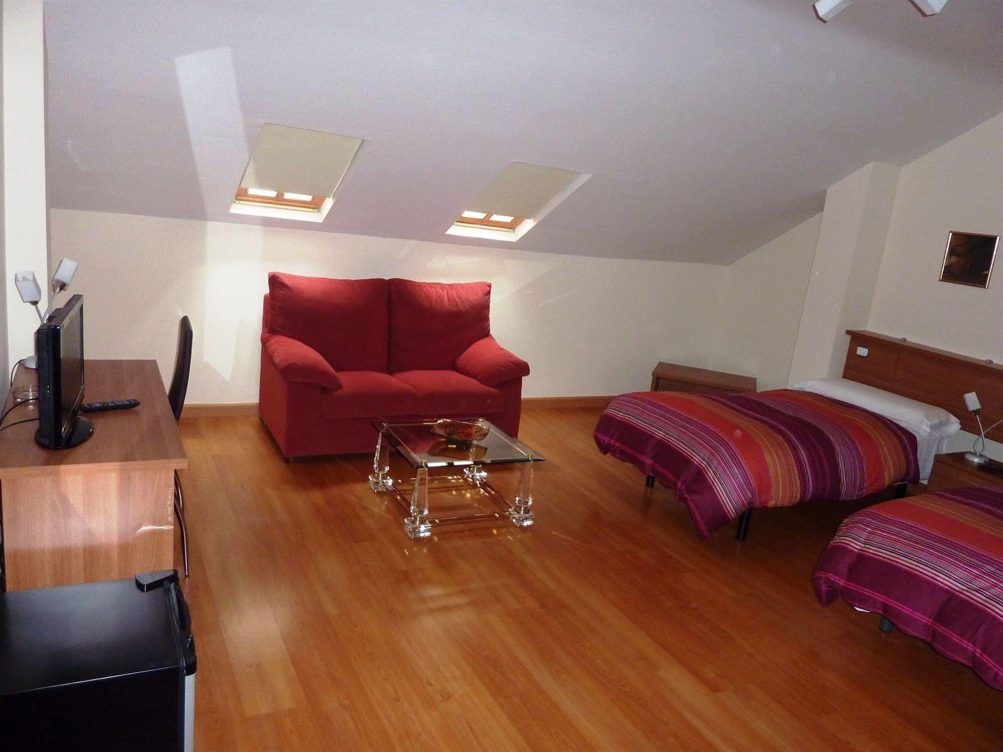 Hostal La Morada La Cistérniga المظهر الخارجي الصورة