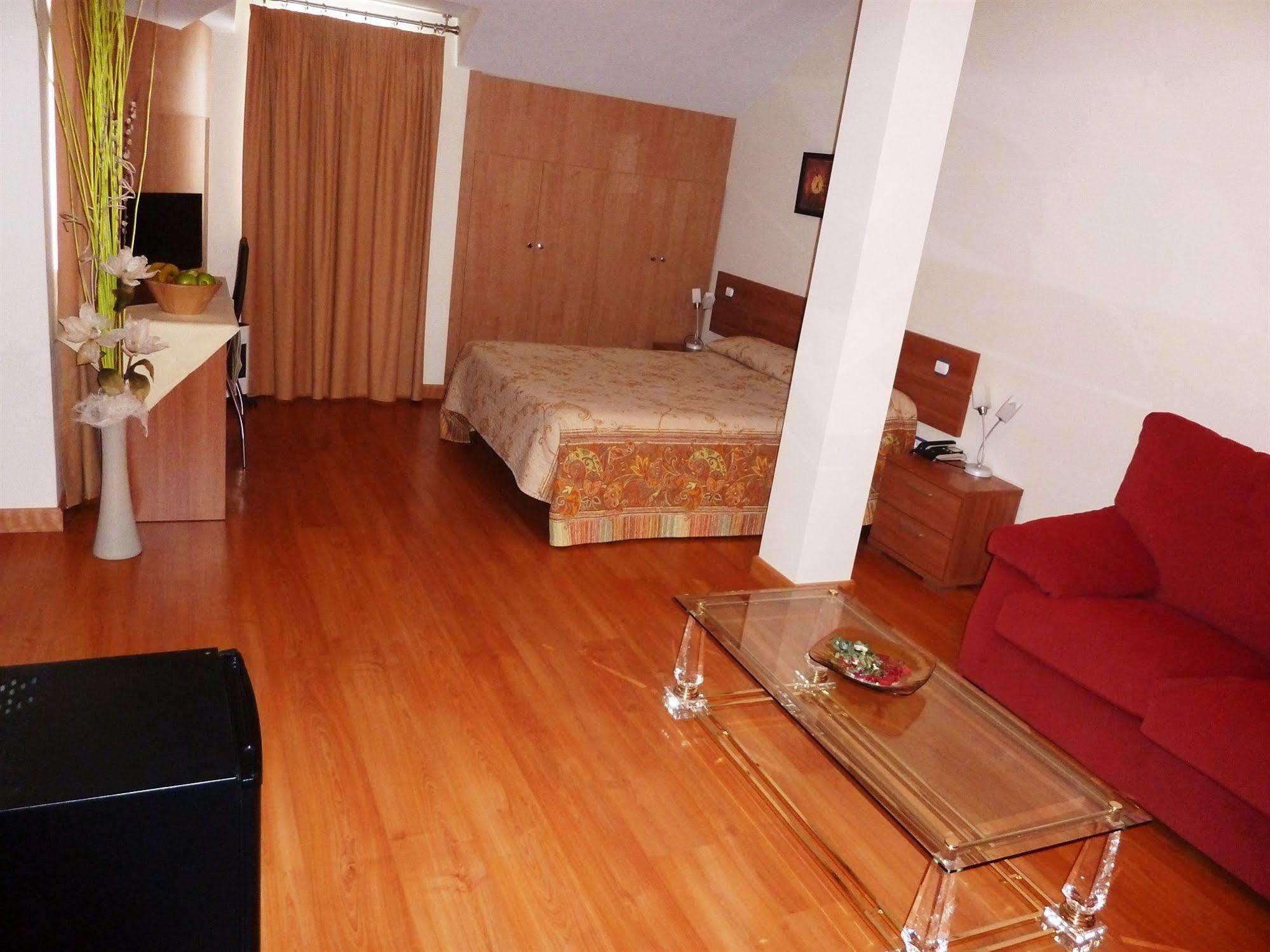 Hostal La Morada La Cistérniga المظهر الخارجي الصورة